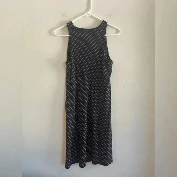 ATHLETA Black White Size Medium Sleeveless Jersey Knit Striped Tank Midi… - Picture 7 of 10